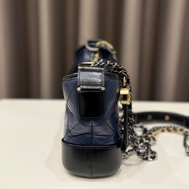 Chanel香奈兒 Gabrielle hobo黑藍色拼接流浪包-4