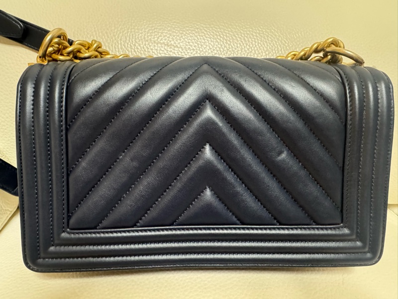 Boy Chanel medium size-1