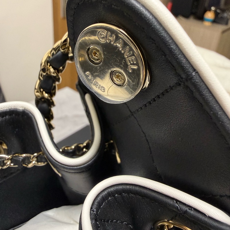 黑白Chanel Mini 25 金扣 小牛皮-3