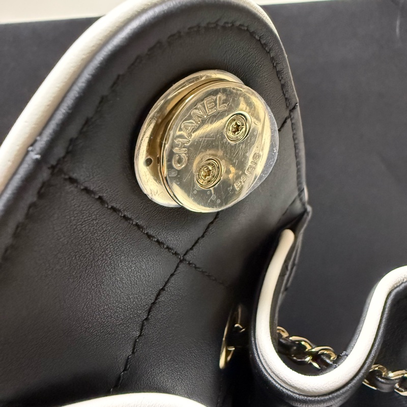 黑白Chanel Mini 25 金扣 小牛皮-8
