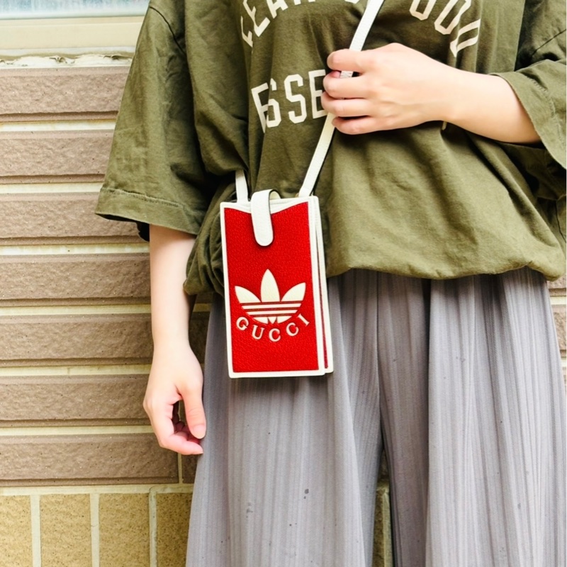 ‼️重磅聯名 Gucci古馳Adidas阿迪達 聯名款皮革肩背/斜背小包 手機包-1