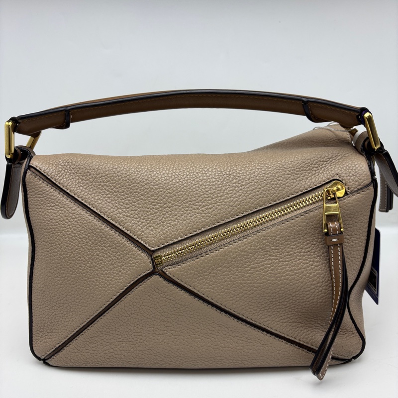 Loewe puzzle小號沙色幾何包，尺寸：24*16cm  🈚附件-1