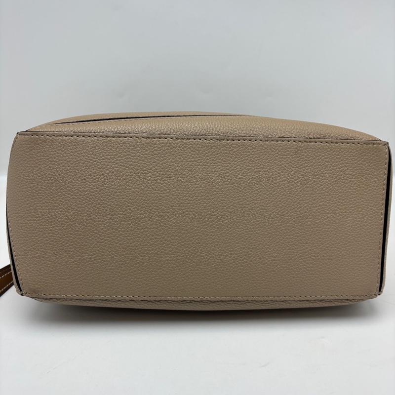 Loewe puzzle小號沙色幾何包，尺寸：24*16cm  🈚附件-4