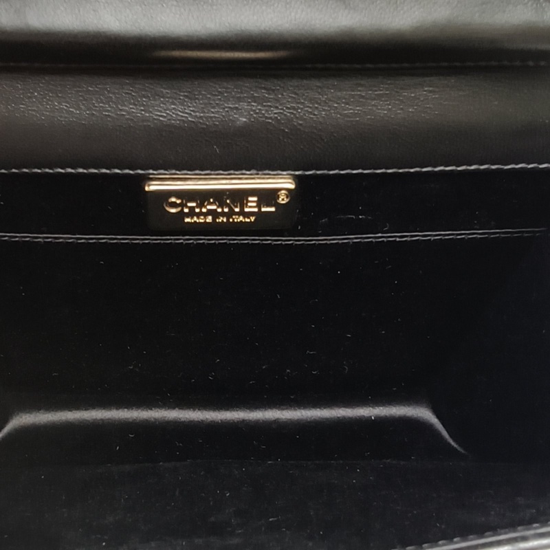 CHANEL 黑色羊皮23開金扣雙C滿Logowoc鏈條包-4