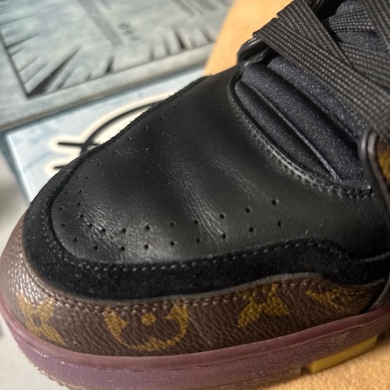 Lv男鞋27.5號-12