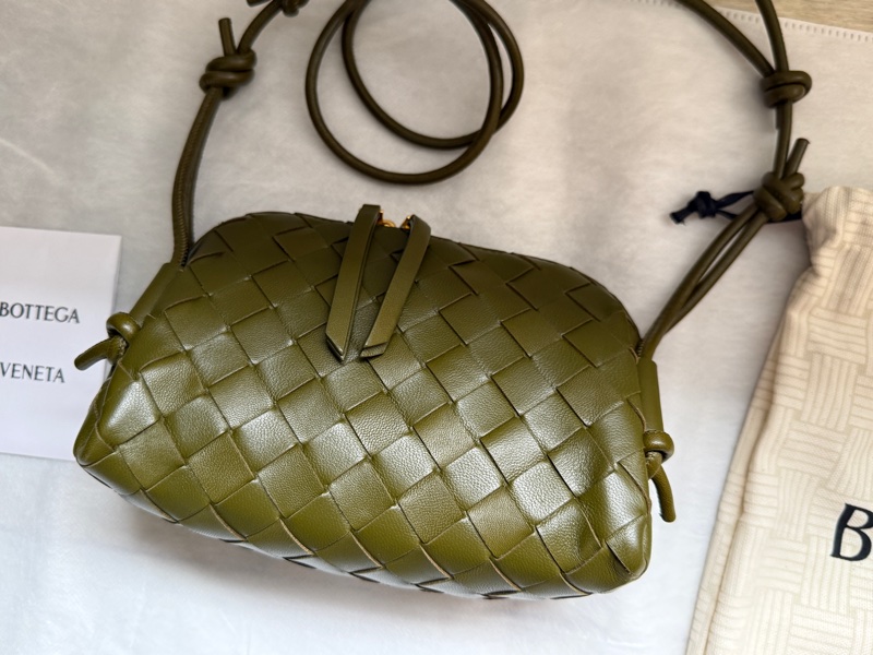 【BOTTEGA VENETA】 Mini Loop Camera Bag 橄欖綠小羊皮編織斜背包｜近全新｜附原廠防塵袋-1