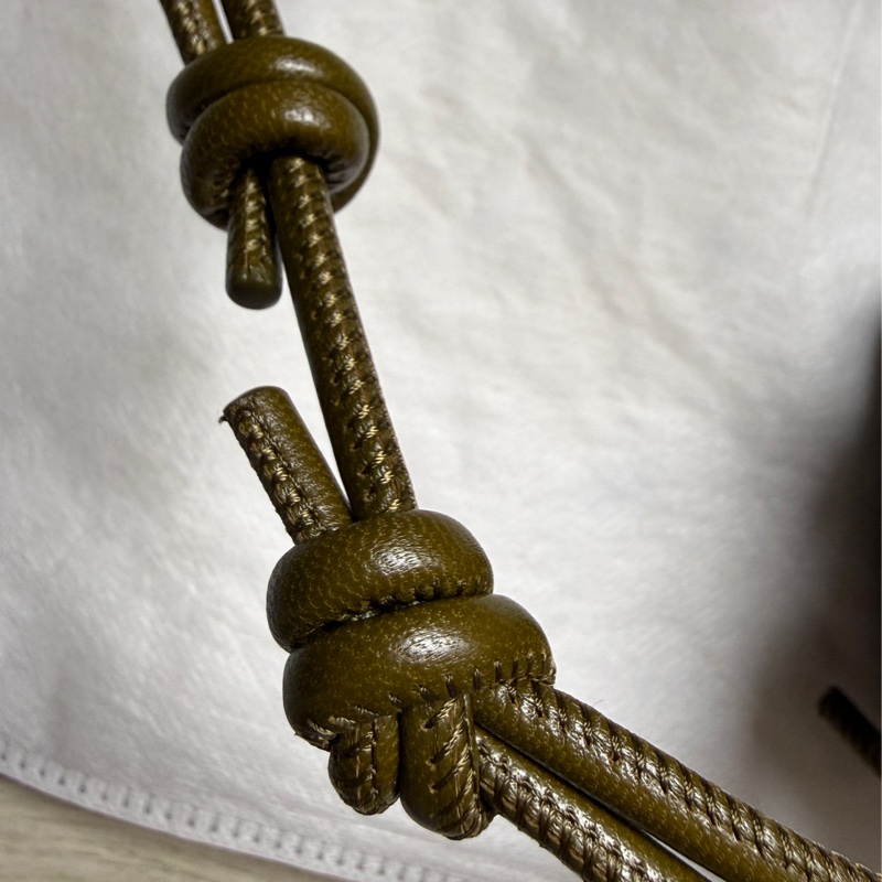 【BOTTEGA VENETA】 Mini Loop Camera Bag 橄欖綠小羊皮編織斜背包｜近全新｜附原廠防塵袋-12