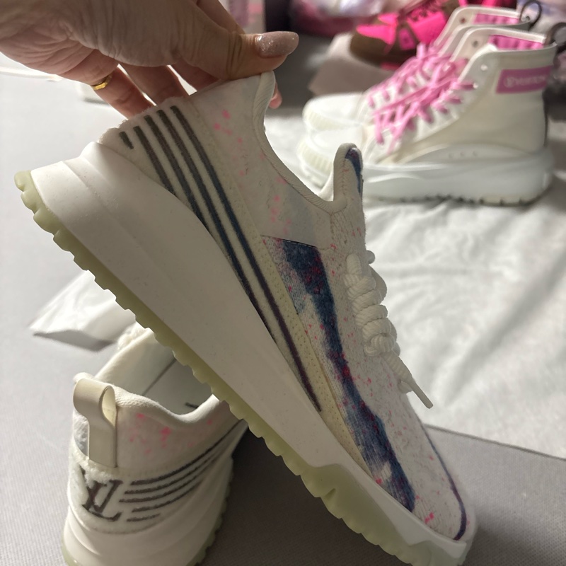 Lv休閒鞋6號半-4