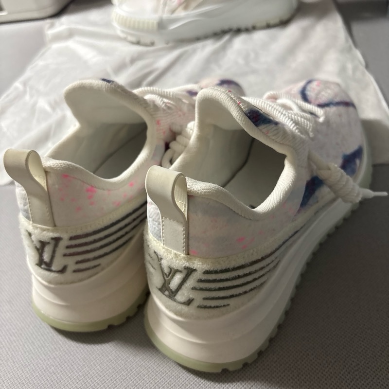 Lv休閒鞋6號半-6