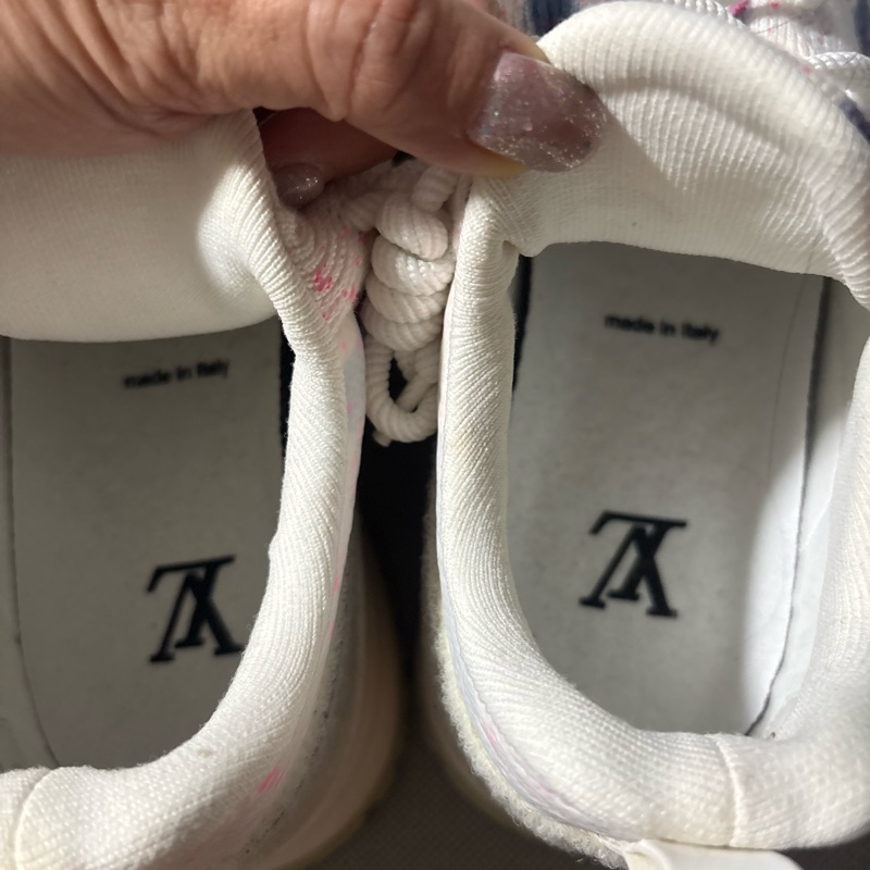 Lv休閒鞋6號半-7