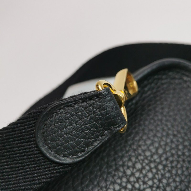 Hermes Evelyne 16鏤空肩背包Clemence(TC)牛皮金扣89黑色D刻-9