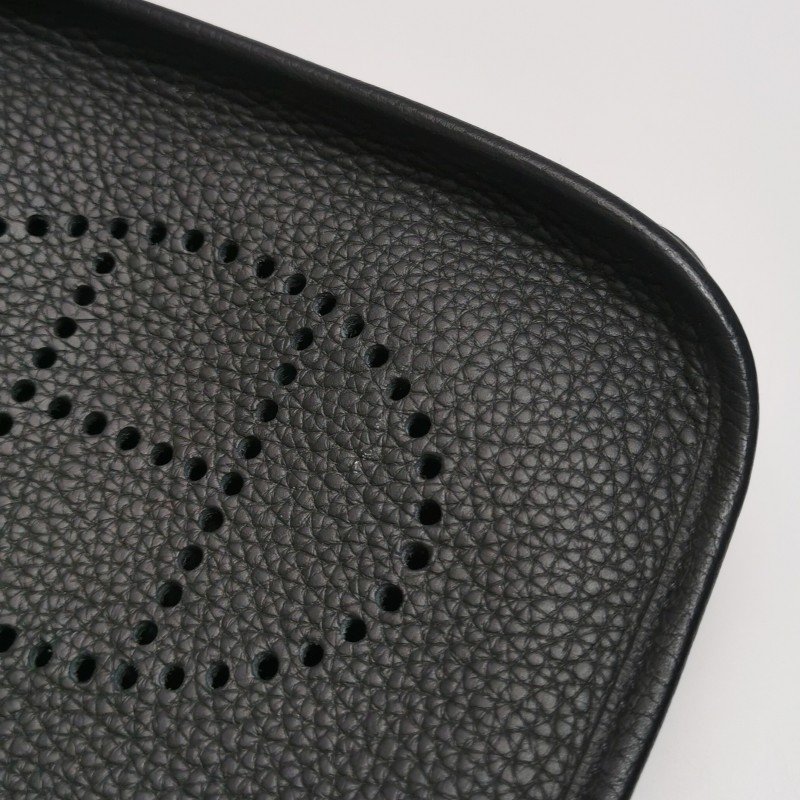 Hermes Evelyne 16鏤空肩背包Clemence(TC)牛皮金扣89黑色D刻-16