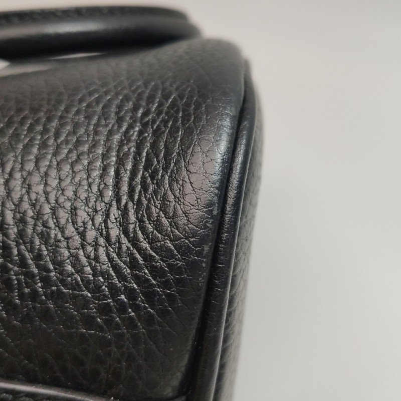 Gucci牛皮純色雙G吊飾斜背包單肩包-16