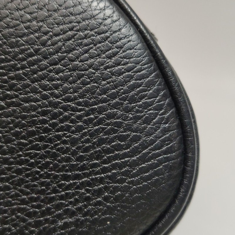 Gucci牛皮純色雙G吊飾斜背包單肩包-19