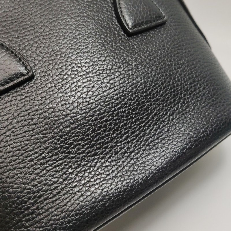 Gucci牛皮純色雙G吊飾斜背包單肩包-20