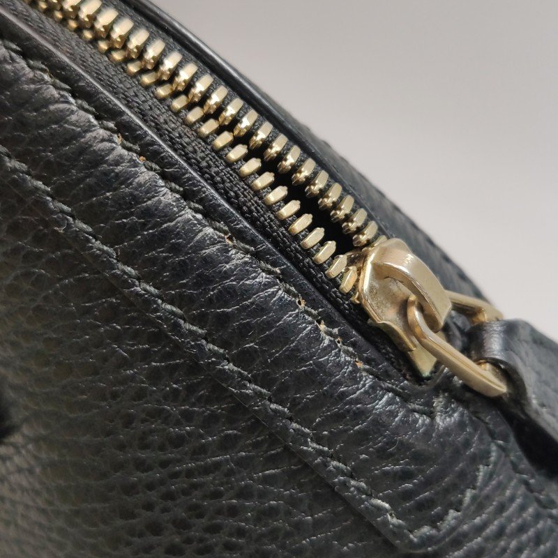 Gucci牛皮純色雙G吊飾斜背包單肩包-22