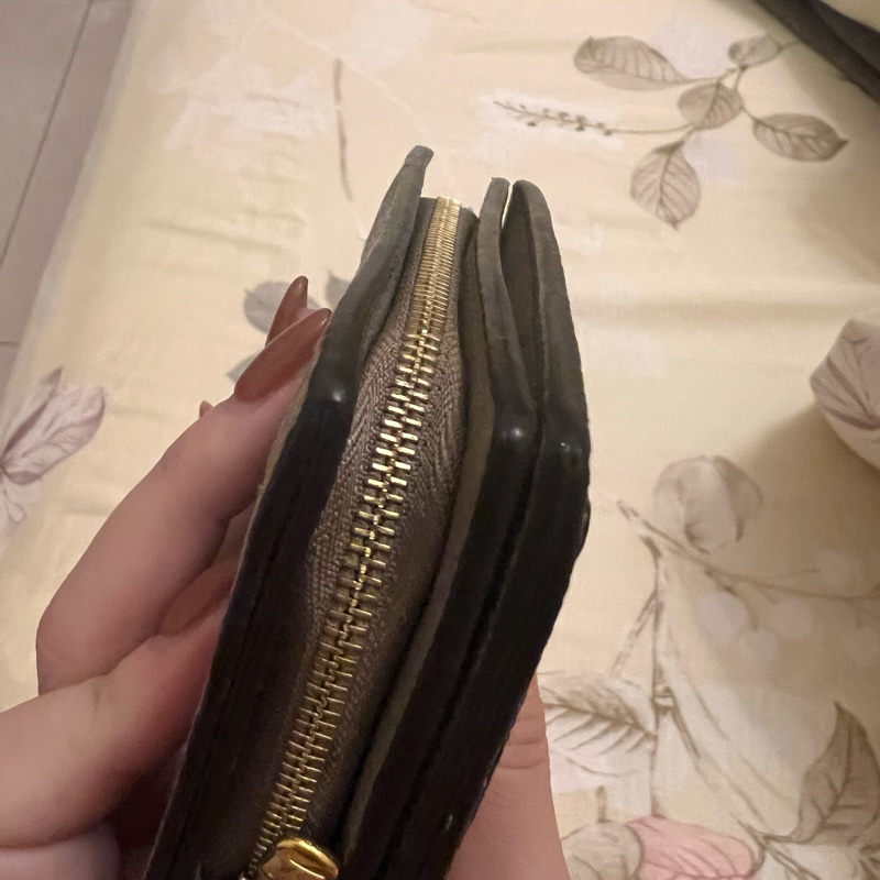 louis vuitton LV 壓紋短夾-10