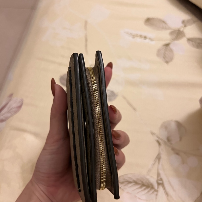 louis vuitton LV 壓紋短夾-12