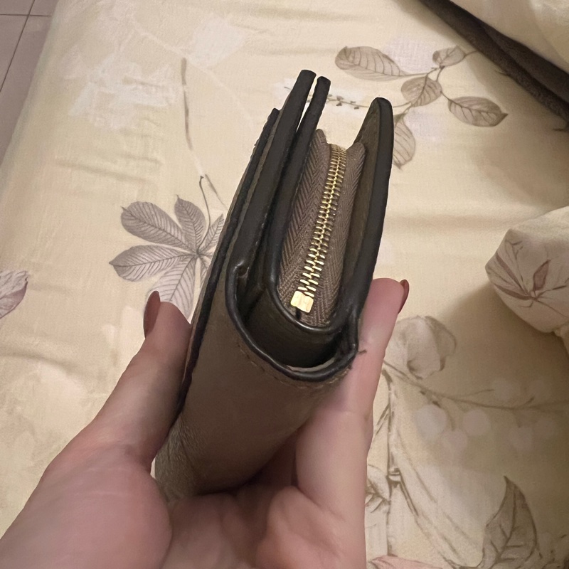 louis vuitton LV 壓紋短夾-20