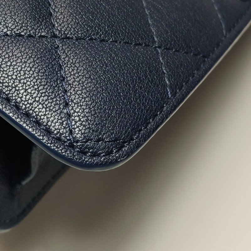 Chanel古巴系列羊皮菱格絎縫雙C標識鏈條單肩包-18