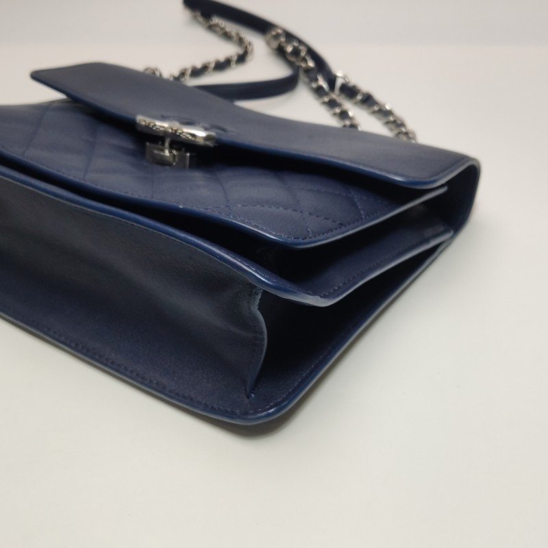 Chanel古巴系列羊皮菱格絎縫雙C標識鏈條單肩包-21