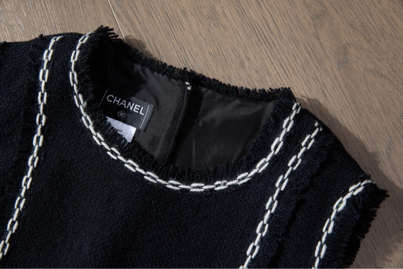 ❤️ CHANEL黑白毛邊粗花呢背心-1