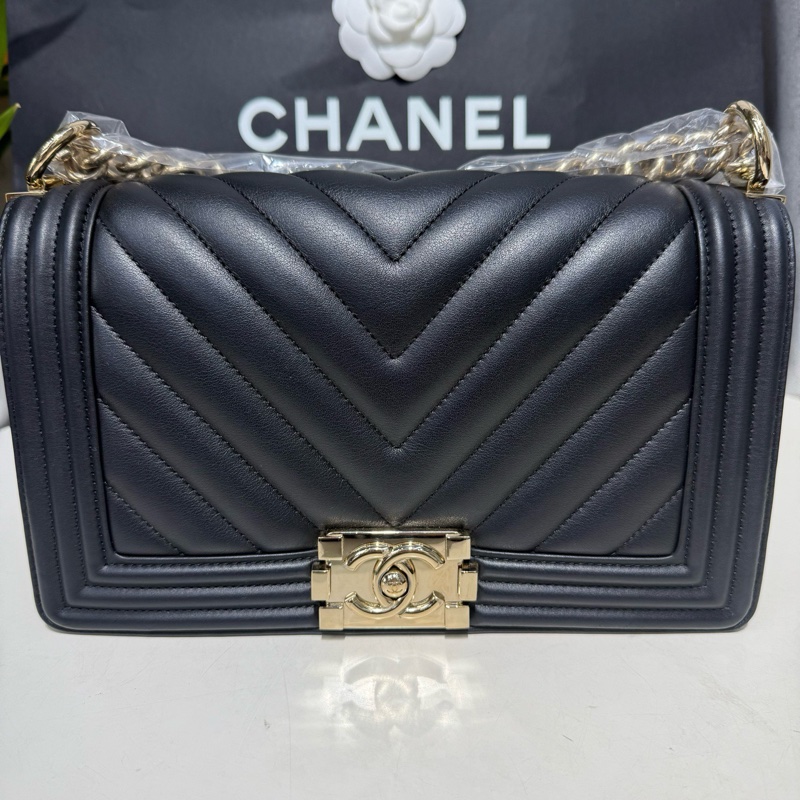 Chanel 香奈兒Leboy中號 黑色V紋-0