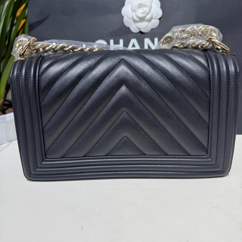 Chanel 香奈兒Leboy中號 黑色V紋-2