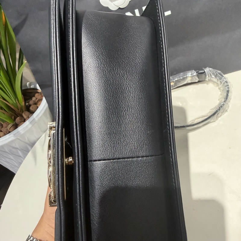 Chanel 香奈兒Leboy中號 黑色V紋-5