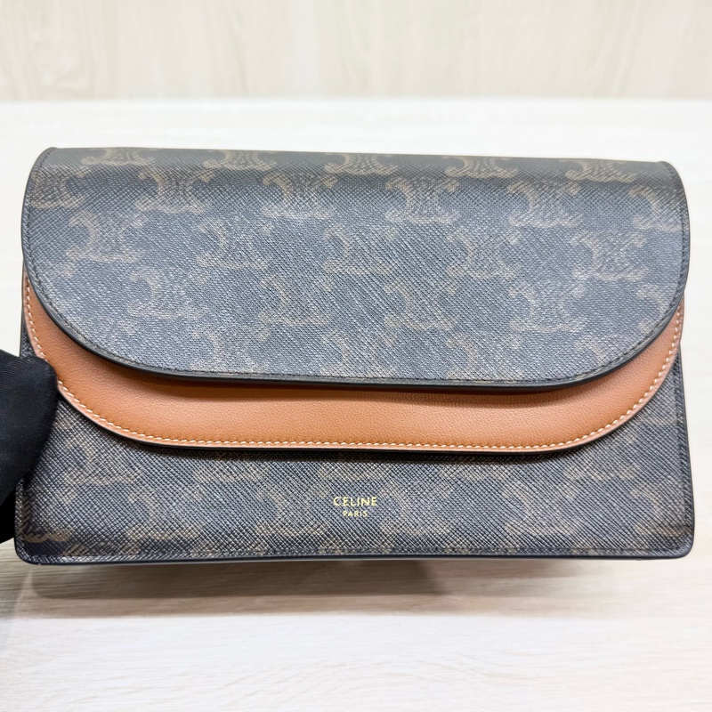 CELINE (25年超新✨印花Triomphe雙層側背背-10