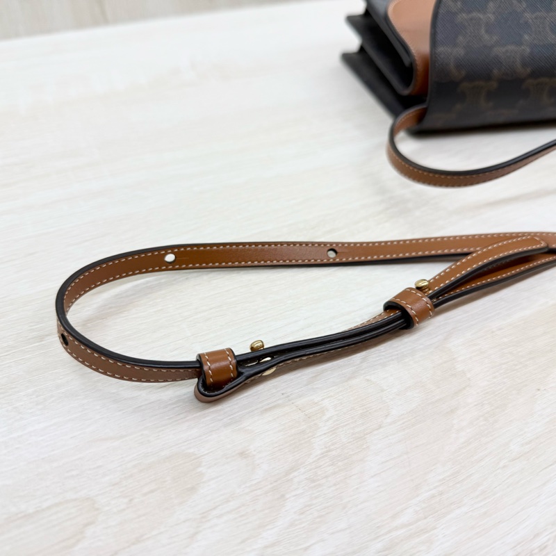 CELINE (25年超新✨印花Triomphe雙層側背背-15