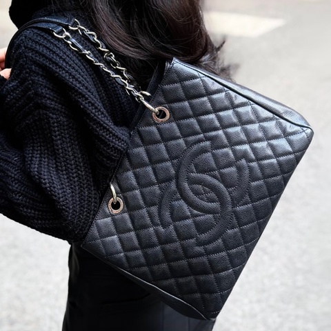 CHANEL（絕版超值✨黑色荔枝牛皮銀釦GST托特包/A50995