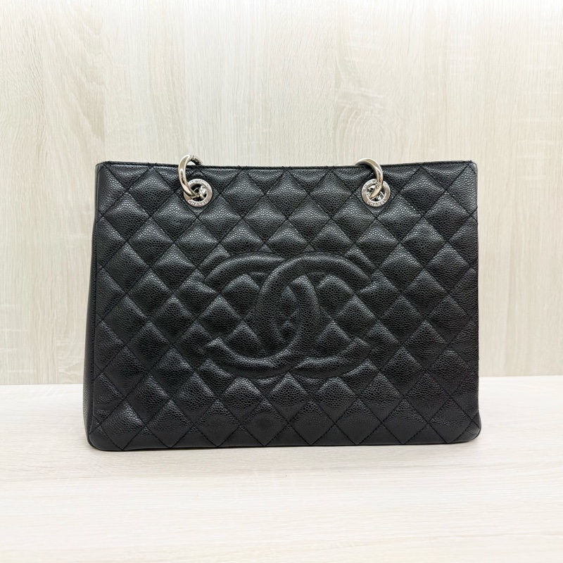 CHANEL（絕版超值✨黑色荔枝牛皮銀釦GST托特包/A50995-2