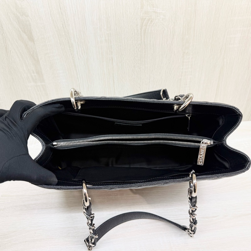 CHANEL（絕版超值✨黑色荔枝牛皮銀釦GST托特包/A50995-7