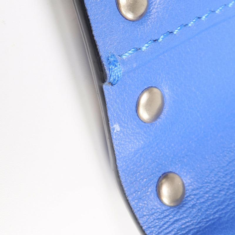 Valentino 牛皮皮革Rockstud Passport Case護照套-16