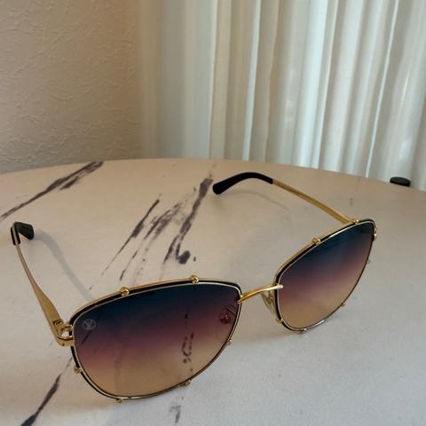 Lv墨鏡🕶️細節滿分