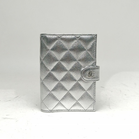 CHANEL 銀色荔枝牛皮鐳射標銀扣CF翻扣菱格紋錢包