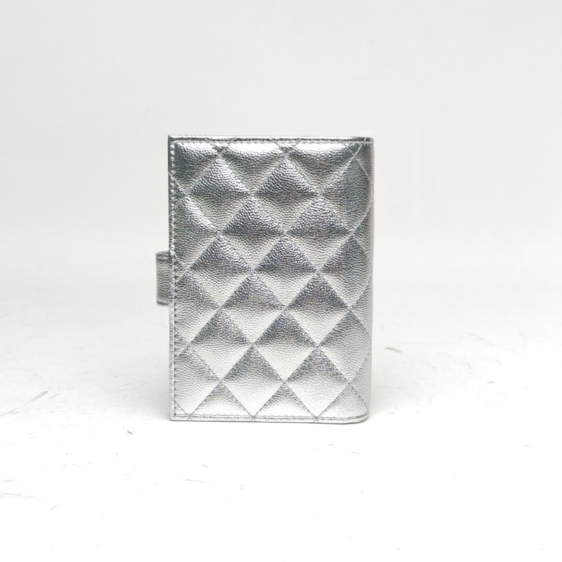 CHANEL 銀色荔枝牛皮鐳射標銀扣CF翻扣菱格紋錢包-2