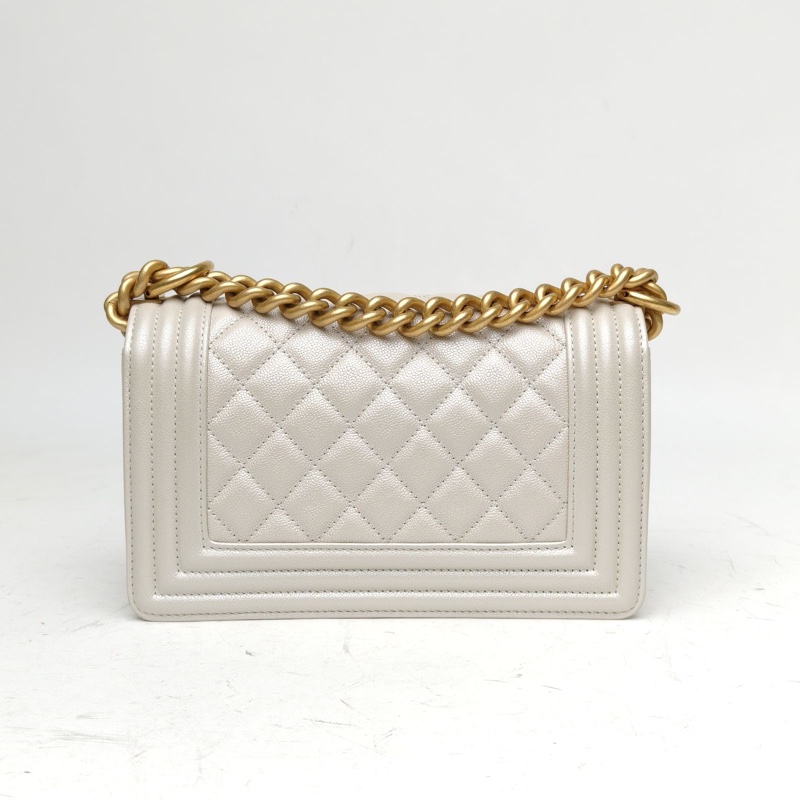 CHANEL Leboy小號白色荔枝牛皮晶片開金扣-2