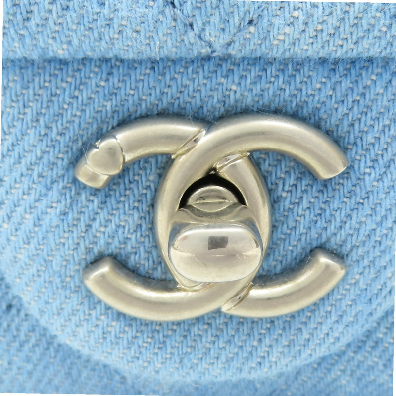 藍色 單寧布 Coco 17 愛心調節扣 肩背包 銀扣【CHANEL 香奈兒】 AS3829-9
