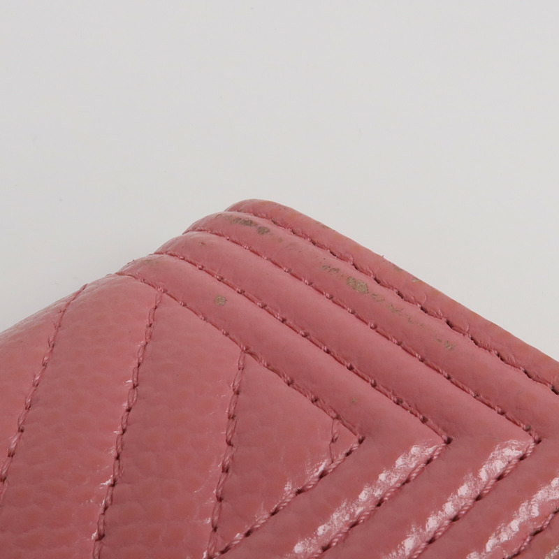 CHANEL 牛皮皮革Boy Card Case銀扣卡片套-17