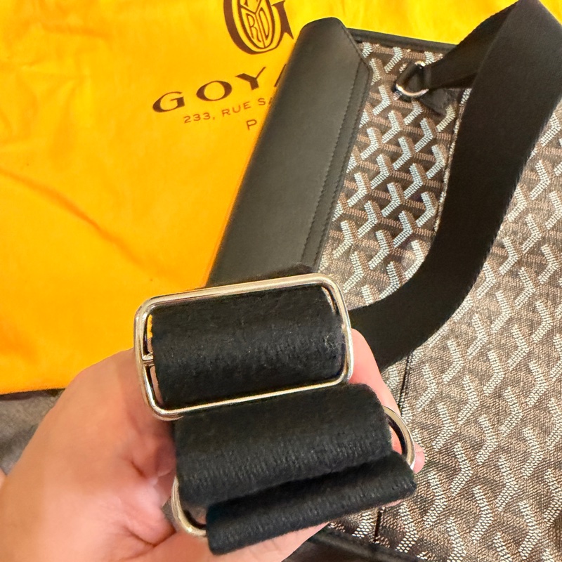 GOYARD 翻蓋皮扣郵差包-2