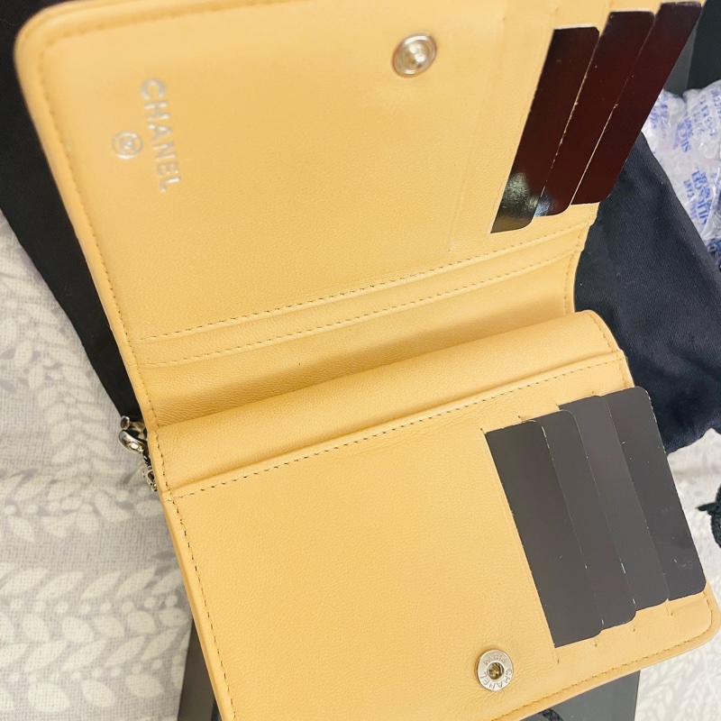 Chanel中短夾溫柔清新奶茶米色 有卡有盒-2