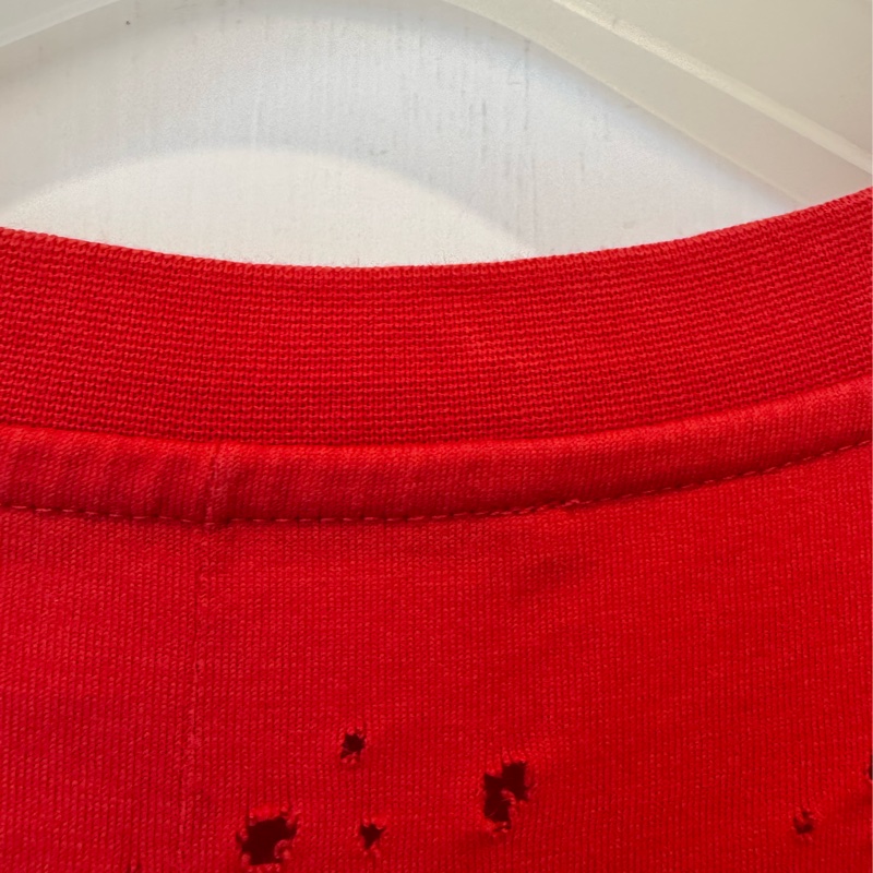 Givenchy紅色黑字刷破短袖上衣-14