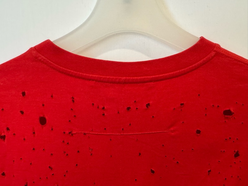 Givenchy紅色黑字刷破短袖上衣-17