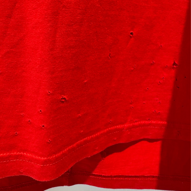 Givenchy紅色黑字刷破短袖上衣-22