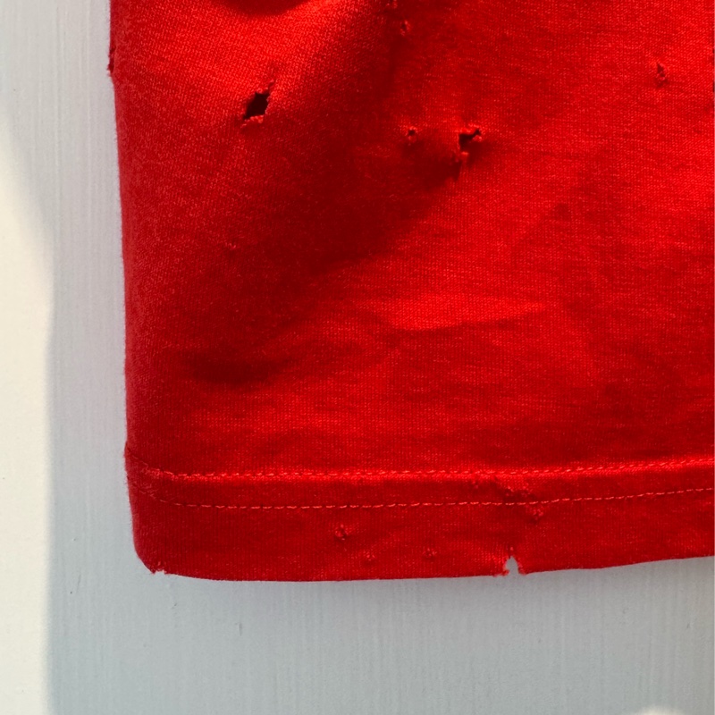 Givenchy紅色黑字刷破短袖上衣-26
