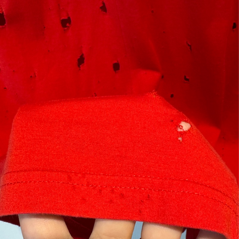 Givenchy紅色黑字刷破短袖上衣-27