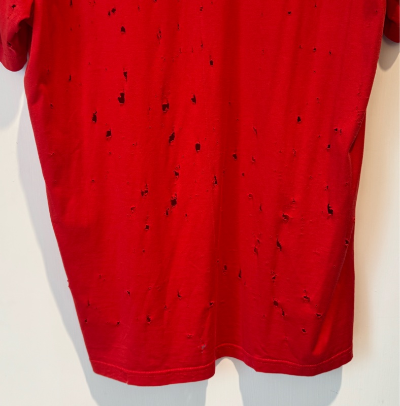 Givenchy紅色黑字刷破短袖上衣-28