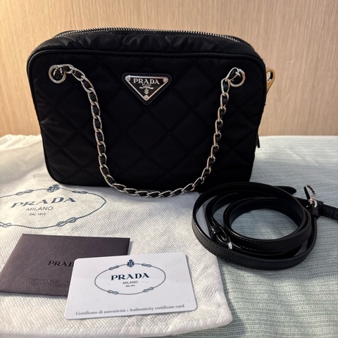 PRADA 黑色菱格紋尼龍相機包/鍊條包（附保卡、防塵袋）